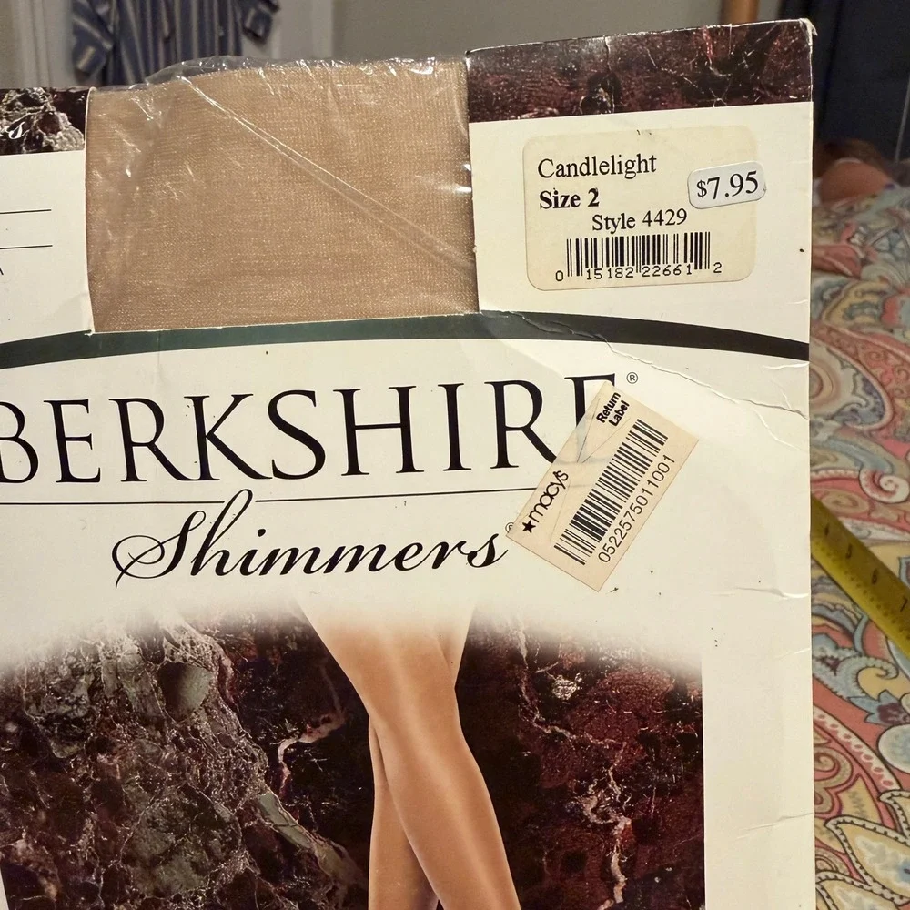Berkshire Shimmers Ultra Sheer Control Top Pantyhose Candlelight Size 2 4429‎